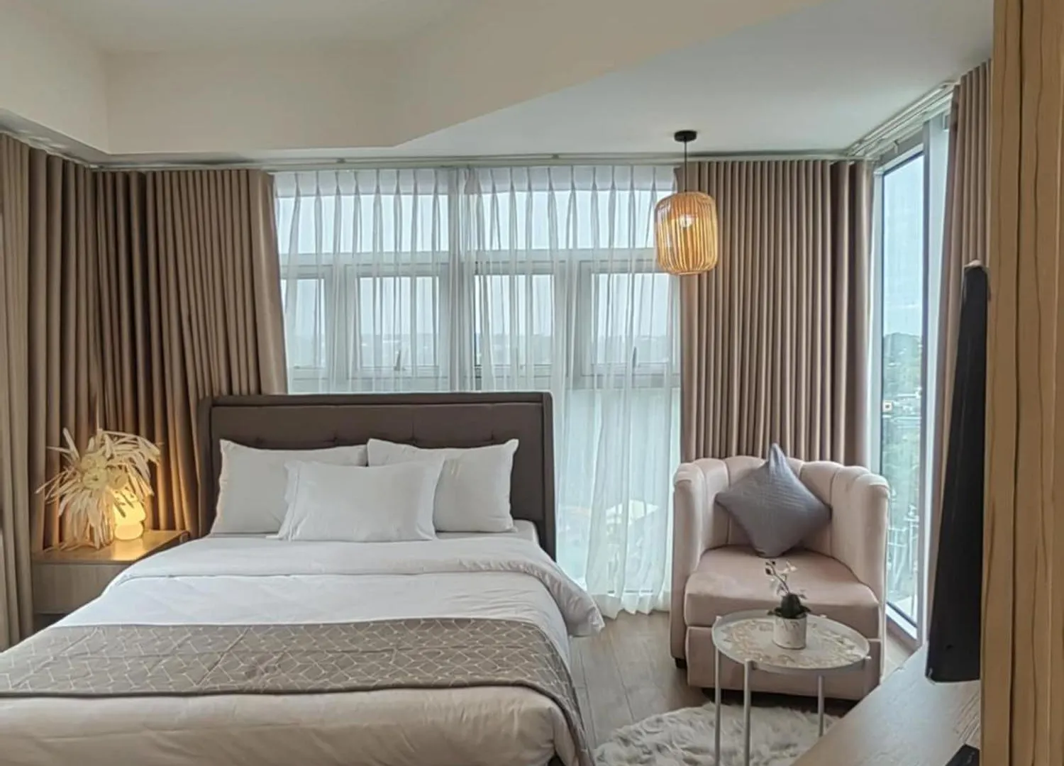 S&R Staycation Davao - Spacious 1Bedroom & Fully Equipped Unit Beside Abreeza Mall
